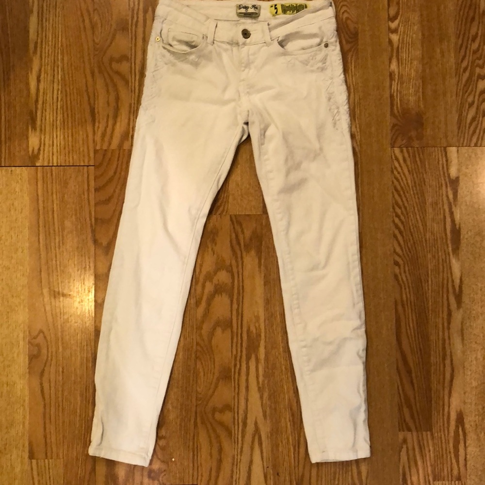 Indigo Rein white skinny jeans! - Picture 3 of 4